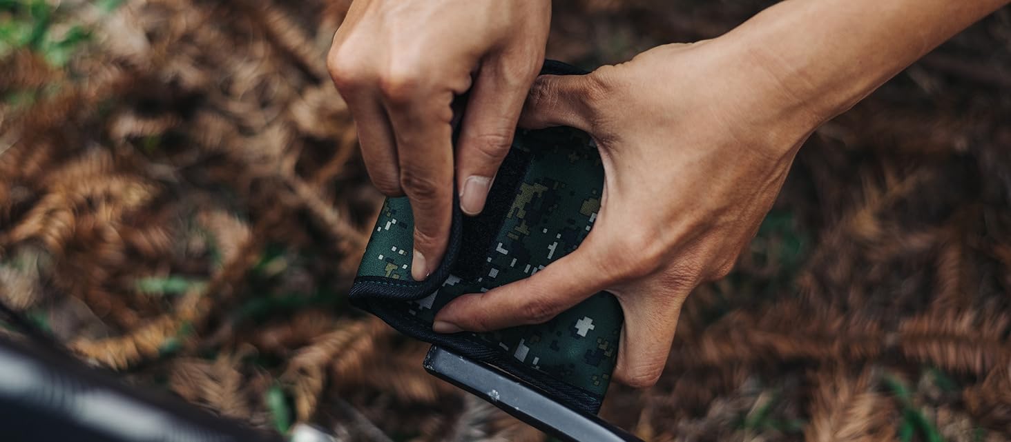 強力なフック＆ループファスナーが、保管や輸送時にしっかりとフィットし、確実な固定を実現します。