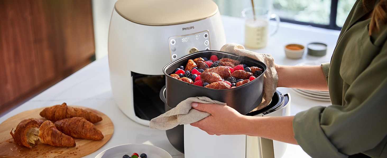 Philips Premium Air Fryer XXL with Smart Sensing Technology HD9870/20