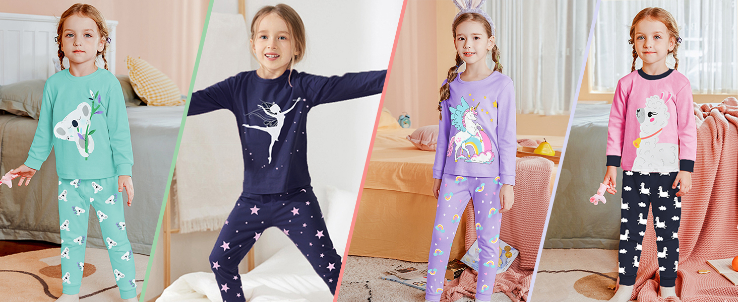 Vier Pyjama-Sets für Kinder in verschiedenen Designs: Mintgrün mit Hundeprint, Marineblau mit Ballerina, Lila mit Einhorn und Rosa mit