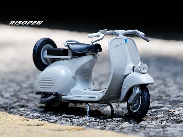 Amazon.com: Risopen 1/18 Scale Vespa GTS 125CC Moped