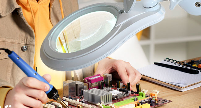 Bifocals 1,200 Lumens Super LED Magnifying Lamp with Clamp, Dimmable, 5 Inches Diameter Lens