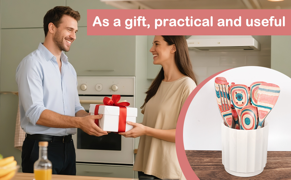 wood utensils set for cooking