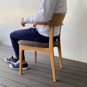 ダークブラウン アーム付きチェア Amazon｜ウッドギャラリー樹 Lindy ダイニングチェア 2色カラー オーク