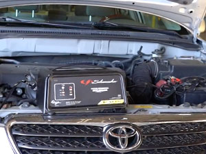 Schumacher SC1361 Fully Automatic Battery Charger, Maintainer, and Starter