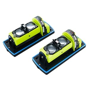 DOS Sensores Fotoeléctricos o Dispositivos de haz de SEGURIDAD DE COLOR AMARILLO NEON Y NEGRO CON SOPORTES DE AZULES BASE, QUE SE MUESTAN UNO AL LADO DEL OTRO