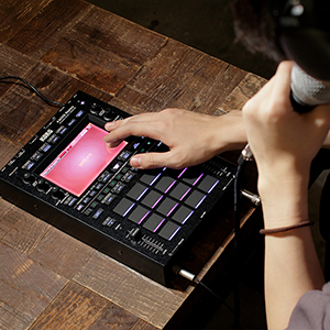 新品 KORG コルグ KAOSS REPLAY Korg KAOSS Replay - Dynamic Effect/Sampler : Amazon.pl