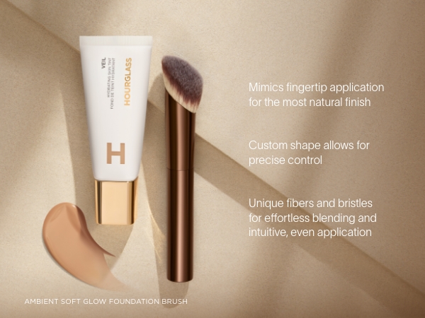 アワーグラス アンビエント ソフトグロウファンデーションブラシ Ambient Soft Glow Foundation Brush | Effortless Blending