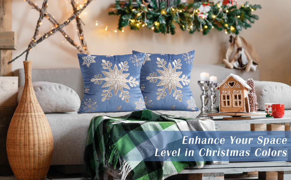 Lewondr 18 x 18 Inches Pack of 2 Christmas Throw Pillow Covers, Soft