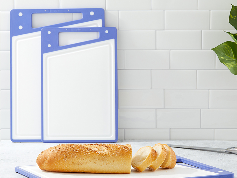 JoyJolt Plastic Cutting Board Set. White and Veri Peri
