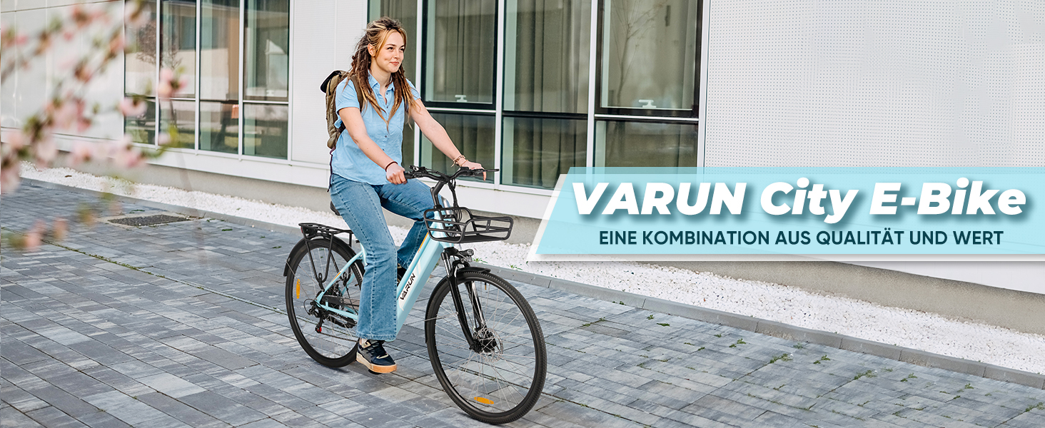 YARUN City-E-Bike, das auf dem städtischen Bürgersteig abgebildet ist. Es zeichnet sich durch ein modernes Rahmendesign mit integriertem Akku und eine bequeme, aufrechte