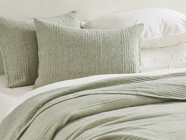 Amazon.com: King Green Quilt Set with Shams - Cotton Blend