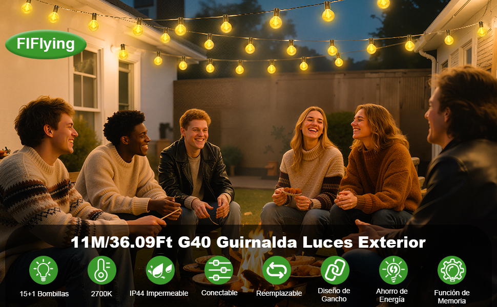 El texto dice «11M/36.09Ft G40 Guirnalda Luces Exterior». Escena nocturna al aire libre que muestra una cadena de luces que iluminan un patio con una iluminación ambiental cálida.