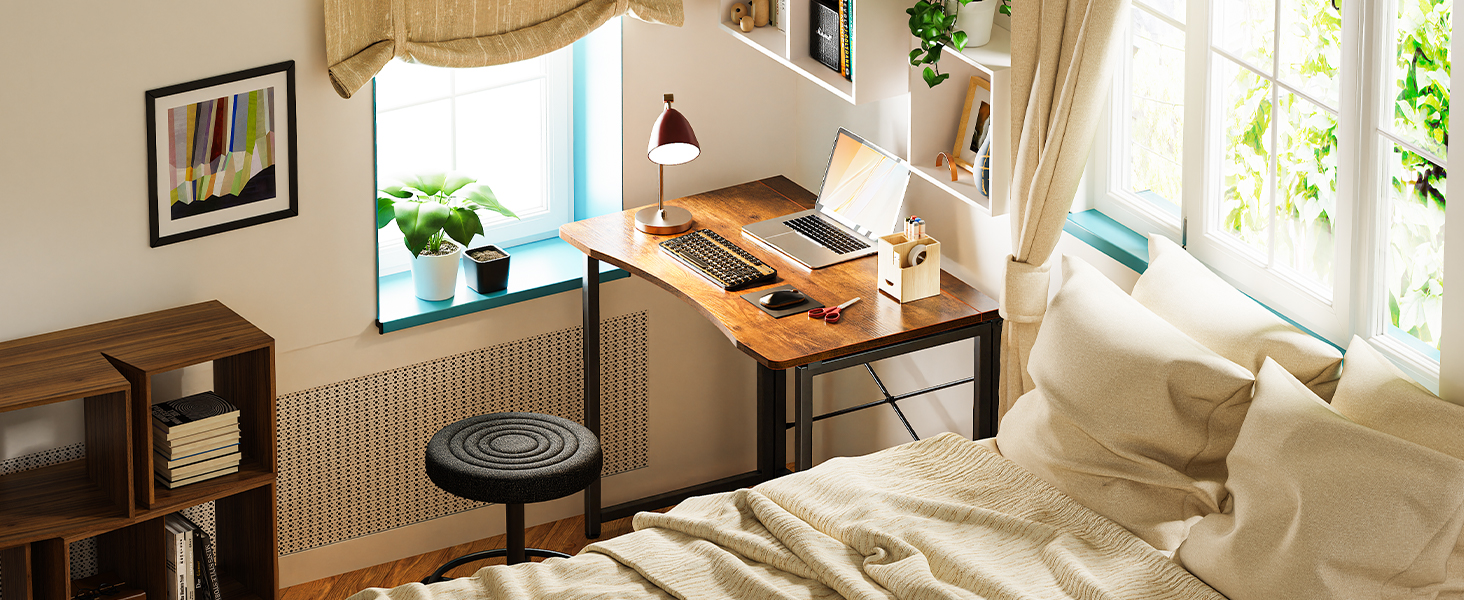COMPUTER DESK