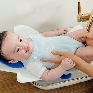 Amazon クリオネ赤ちゃんビデ ラブツリー 赤ちゃんのおしりケア 座浴 洗面台 おしりふきによるおむつかぶれのケアに ピンク ベビーケア バス ベビー マタニティ 通販