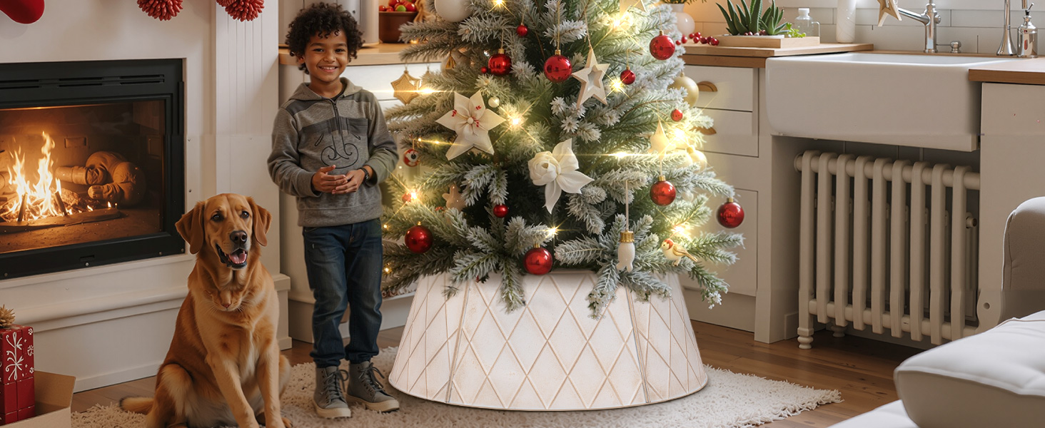 White Christmas Tree Collar