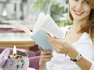 large jar of scented candles in 4.4 oz