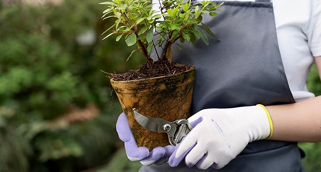 Womens Gardening Gloves Nitrile Coated Breathable Flexible Yard Work Gloves Gift for Gardeners