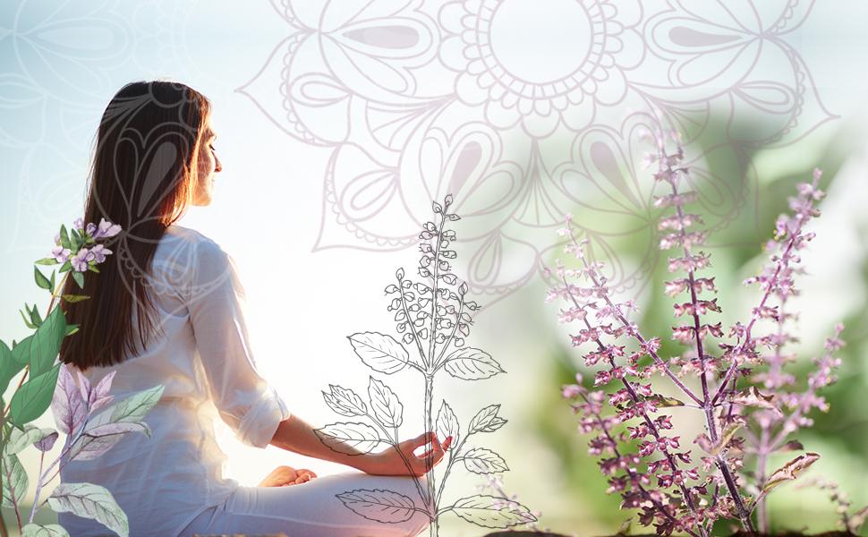 una mujer meditando en posición de loto