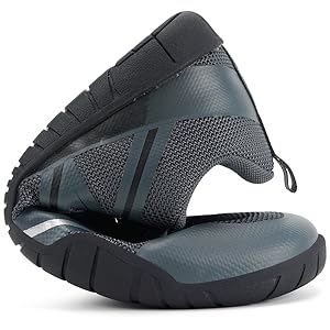 Trail running shoes 