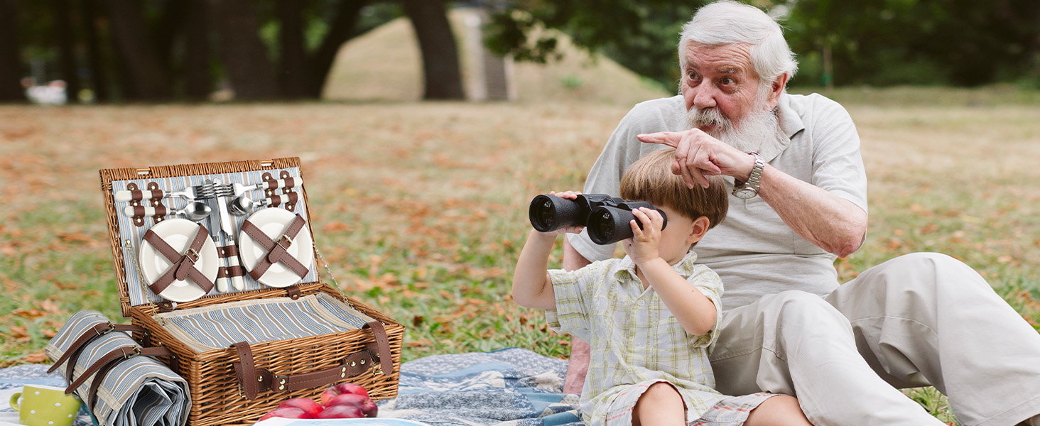 picnic baskets