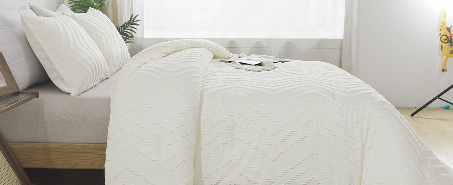 Andency Ivory Twin/Twin XL Comforter Set, Twin Bed
