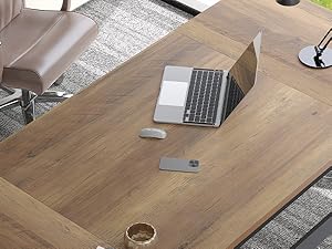 SPACIOUS DESKTOP