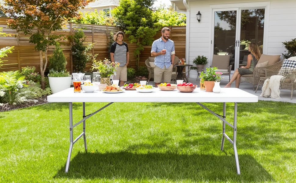 Foldable table