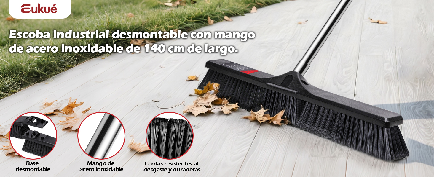 Primer plano de las herramientas y suministros de limpieza, incluidos los cepillos y las soluciones de limpieza, dispuestos para mostrar las características del producto de limpieza.