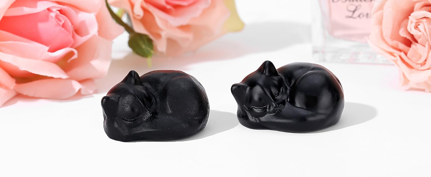 Figurines