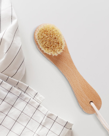 Wooden face brush