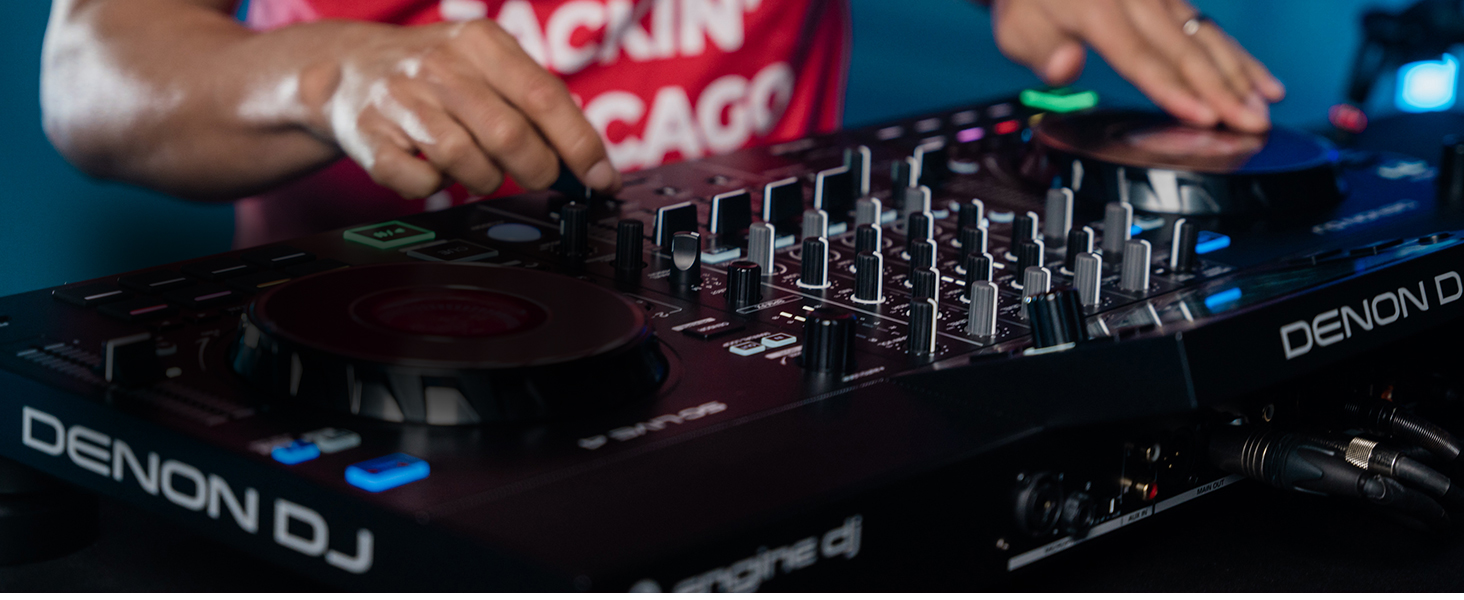 Denon DJ SC LIVE 4 Standalone DJController, 4Kanal Mixer, Amazon