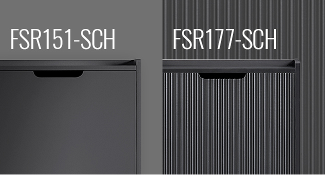Primer plano de dos puertas negras de refrigerador o congelador. El modelo FSR151-SCH de la izquierda tiene una superficie lisa, mientras que el modelo FSR177-SCH de la derecha presenta crestas verticales. Ambos tienen asas empotradas