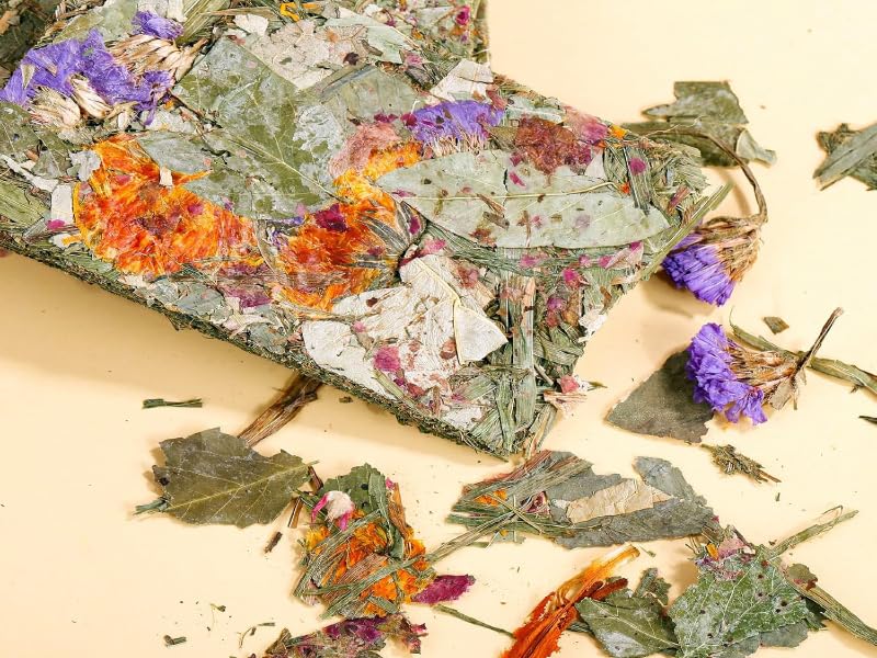 Rabbit Chew toys are made of natural Timothy grass after being baked in hot air and pressed into 