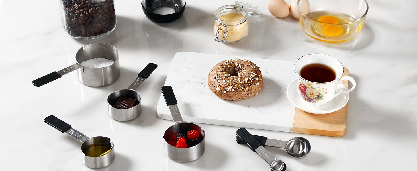magnetic measuring cups in baking