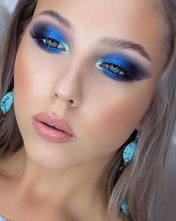 blue glitter eyeshadow