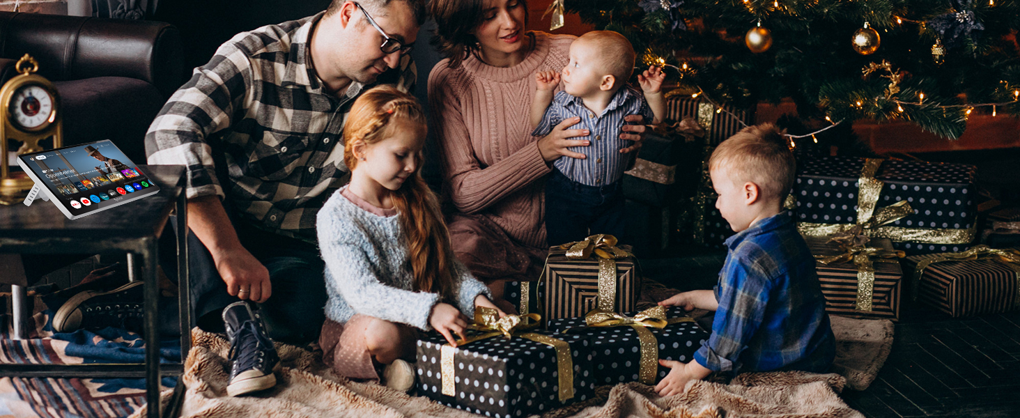 Weihnachts-Familienfotos im Wohnzimmer
