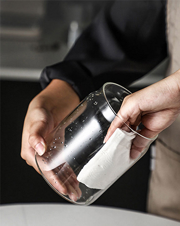 Vacuum Container