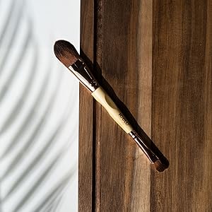 Close up of So Eco Foundation &amp; Concealer Brush