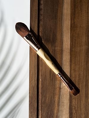 Close up of So Eco Foundation & Concealer Brush 