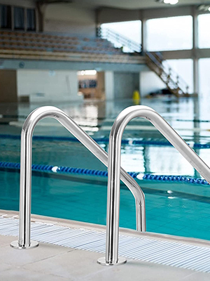 RELAX4LIFE Échelle De Piscine à 3 Marches En Acier Inoxydable Avec Protection Antidérapante, Escalier De Piscine Chargeable à 150KG Pour Piscines, Centres De Spa, Parcs Aquatiques, 63x146 CM (Modèle 2 14 BA7723