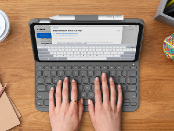 ⭐︎ Logi iPad Keyboard Cases SLIM FOLIOケース Logitech Slim Folio iPad Keyboard Case for iPad and iPad Air