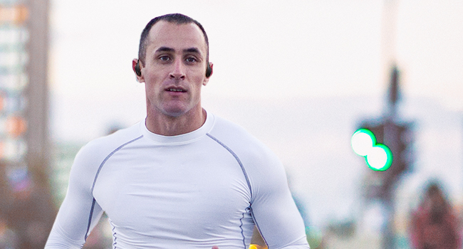Ergonomic design contours to ears for unshakable stability in runs and workouts