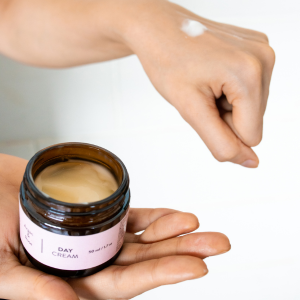 texture shot for day cream by neemli