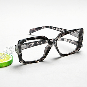 stylish readers for women 