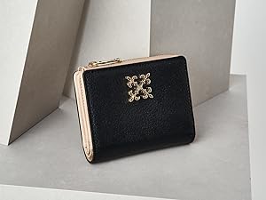 ラシット　モノグラムプレスハーフウォレット Amazon.co.jp: [ラシット] モノグラムプレートハーフウォレット