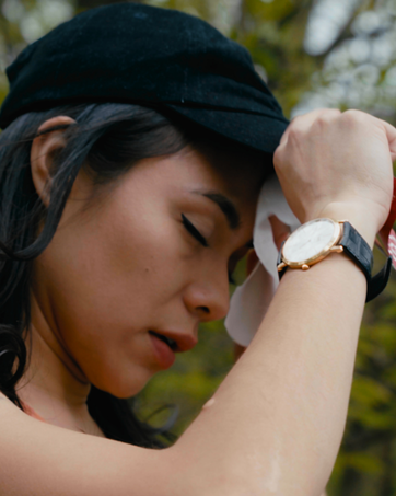 FeminineWipesForWomenPhBalanced,individuallywrapped,woman