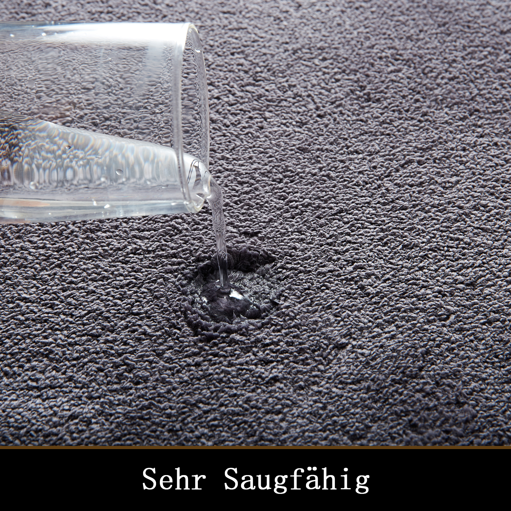 Wasseraufnahme des Badezimmerteppichs