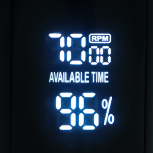 Affichage numérique indiquant « 1000 tr/min, temps disponible 96 % » en chiffres bleu vif et texte sur fond noir
