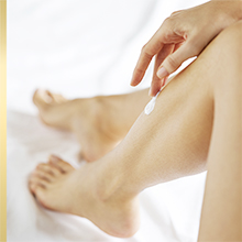 Vaseline Dry Skin Repair Body Lotion has skin barrier fortifying ingredients like Pure Oat Extract