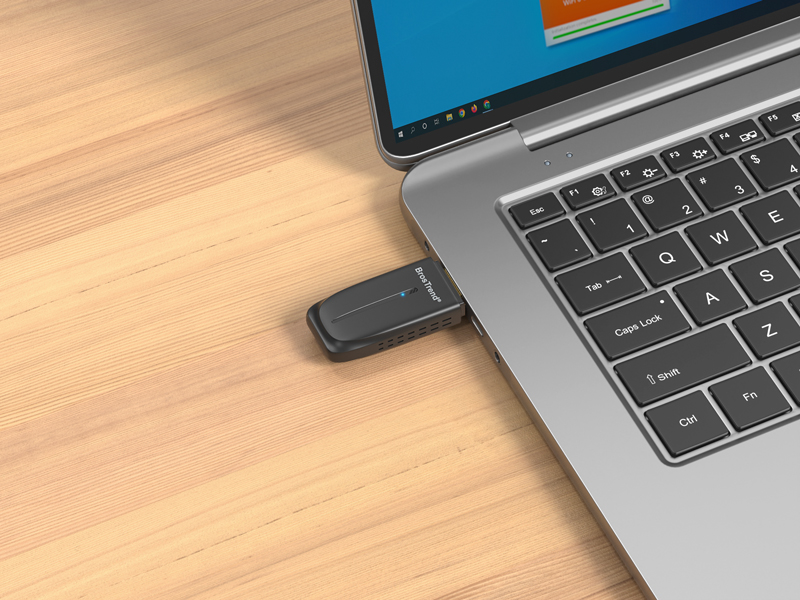 Run the pre-loaded driver and install it.